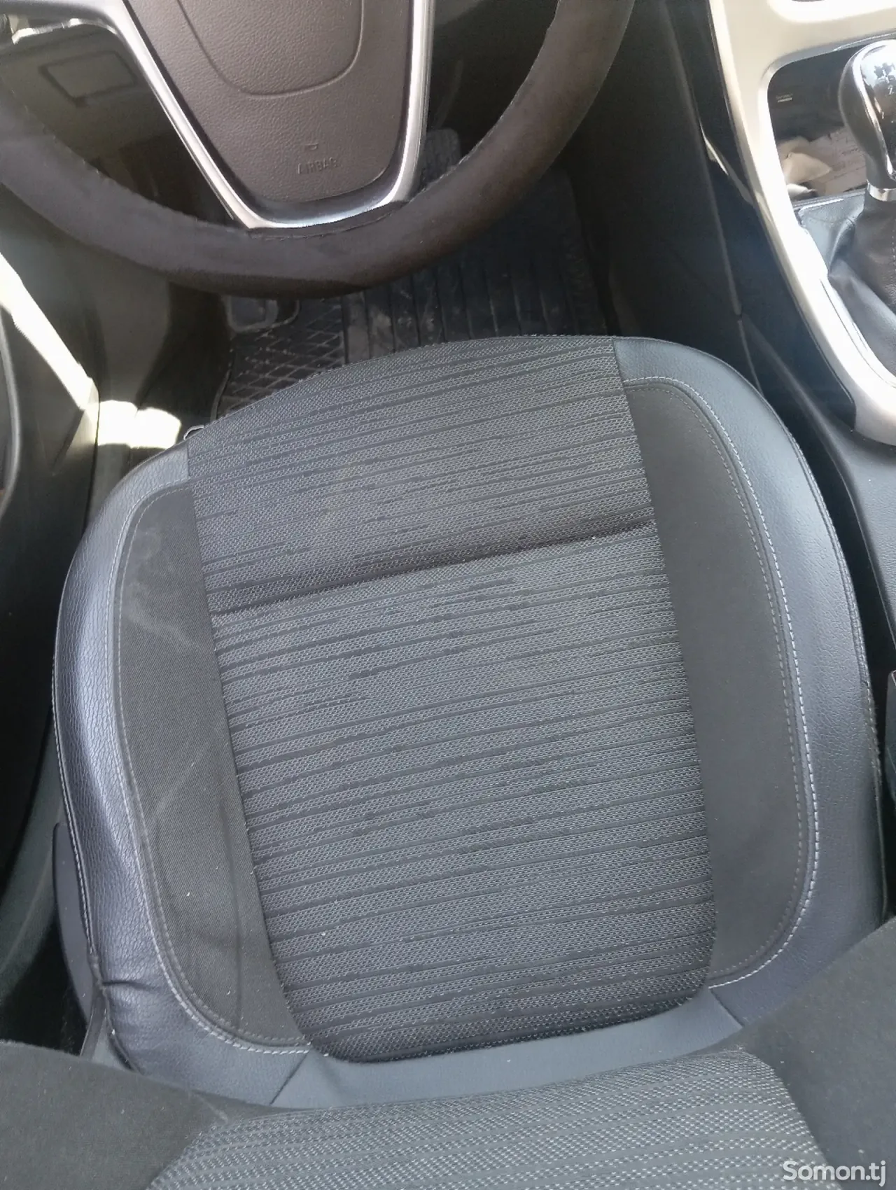 Opel Astra J 2015 · 1.4 MT