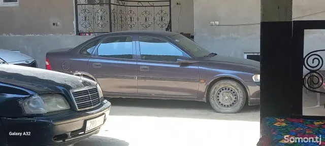 Opel Vectra B 1996 · 1.6 MT