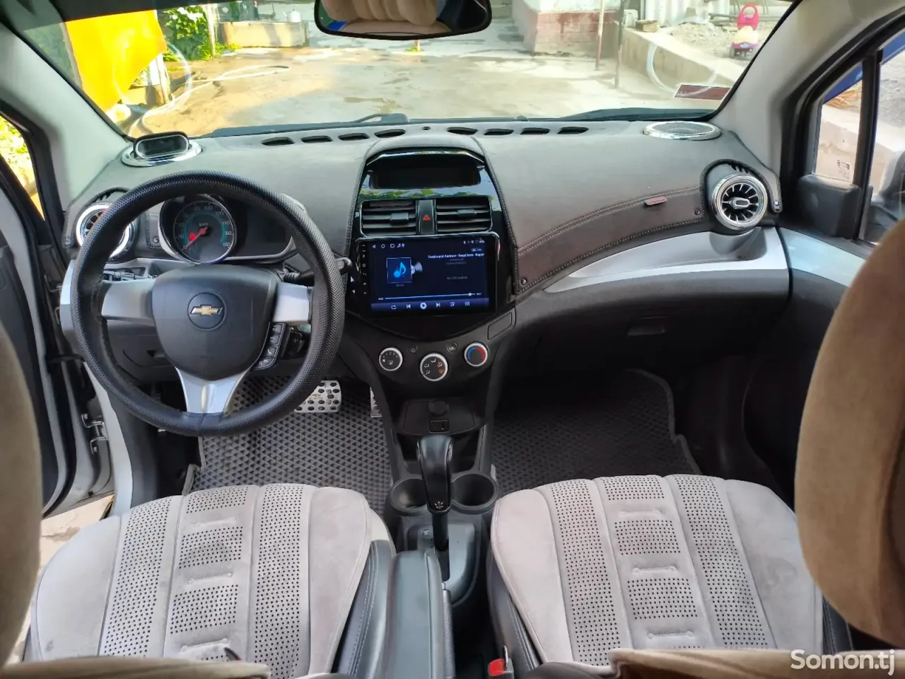 Chevrolet Spark 2014 · 1.1 AT