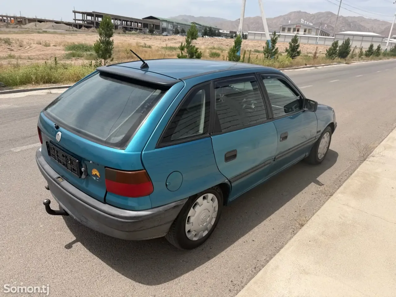 Opel Astra F 1993 · 1.6 MT