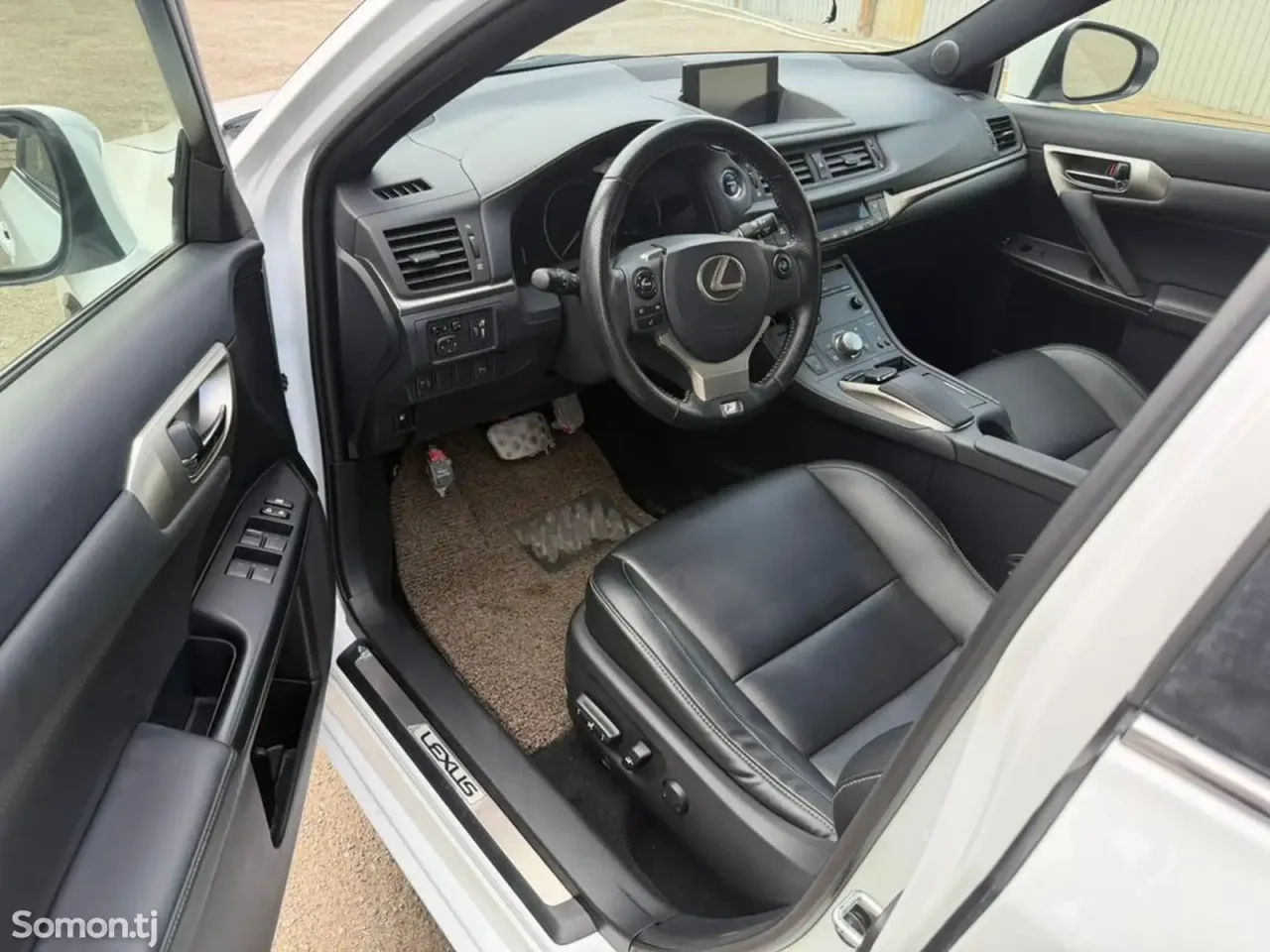 Lexus CT series 2016 · 2.0 AT