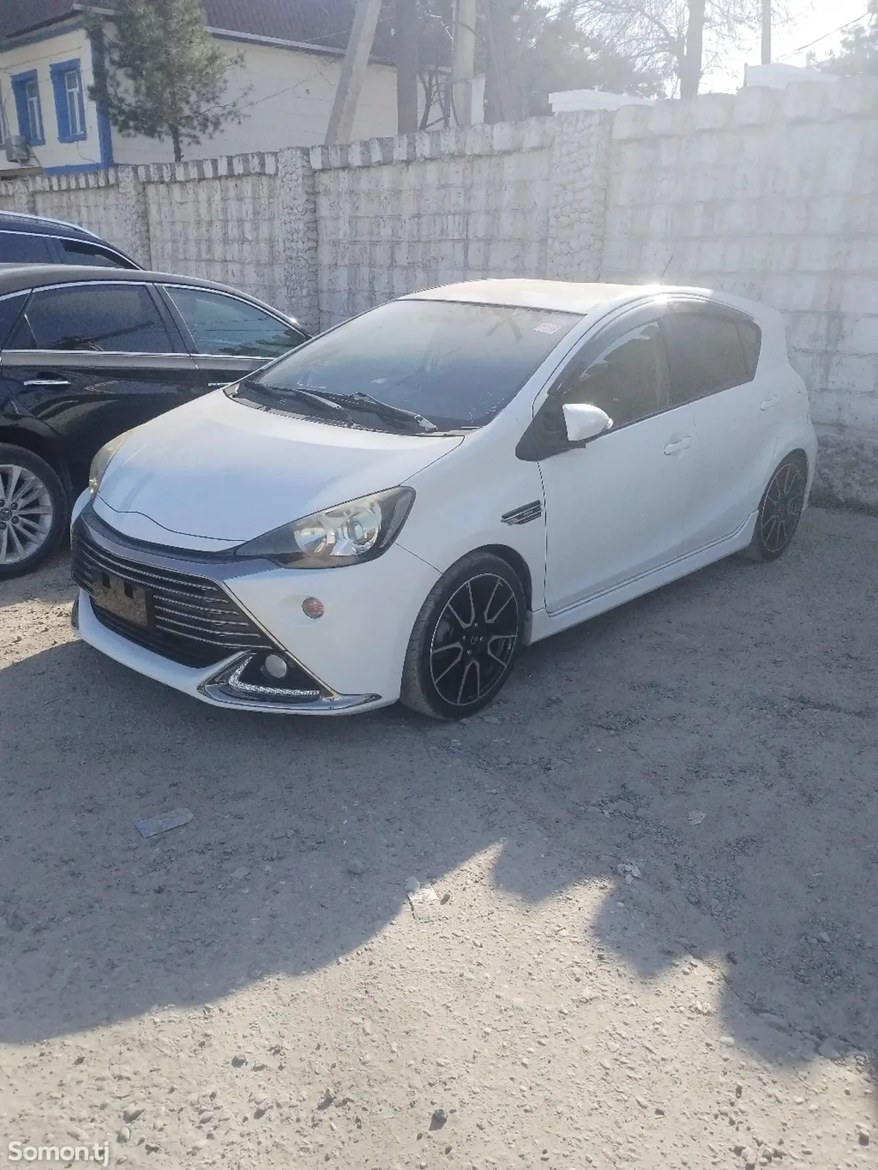 Toyota Aqua 2014 · 1.5 AT