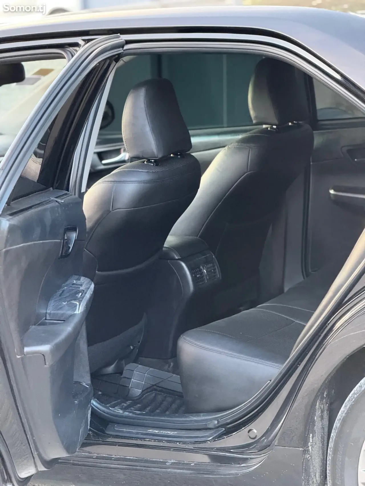 Toyota Camry 2017 · 2.5 AT