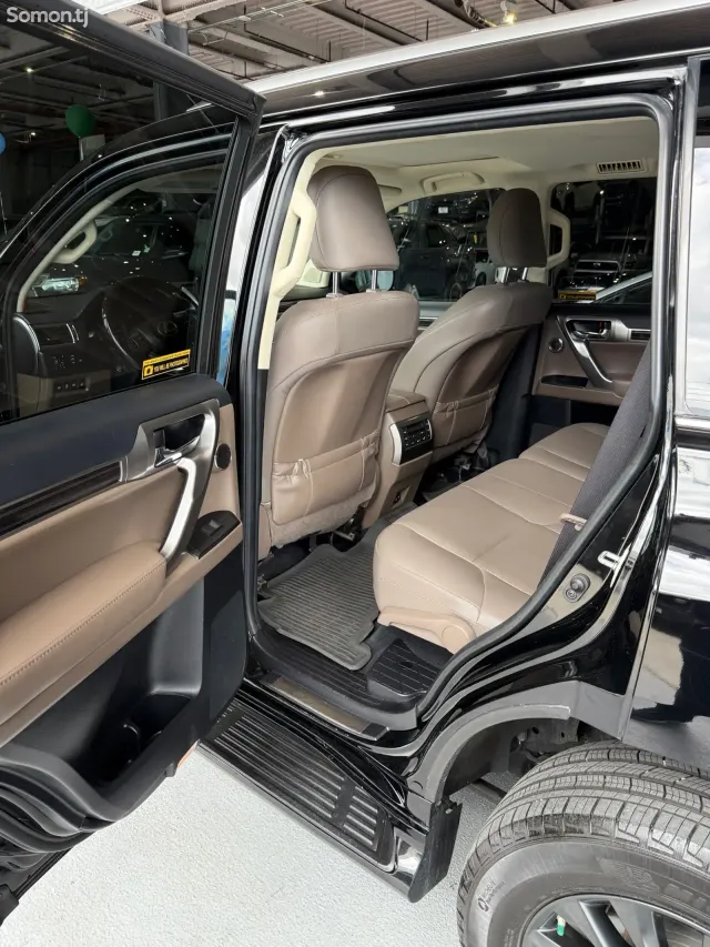 Lexus GX series 2023 · 4.6 AT