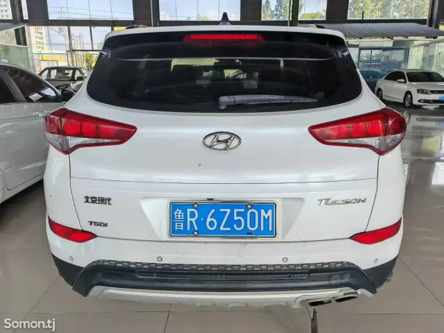 Hyundai Tucson 2016 · 1.6 AT
