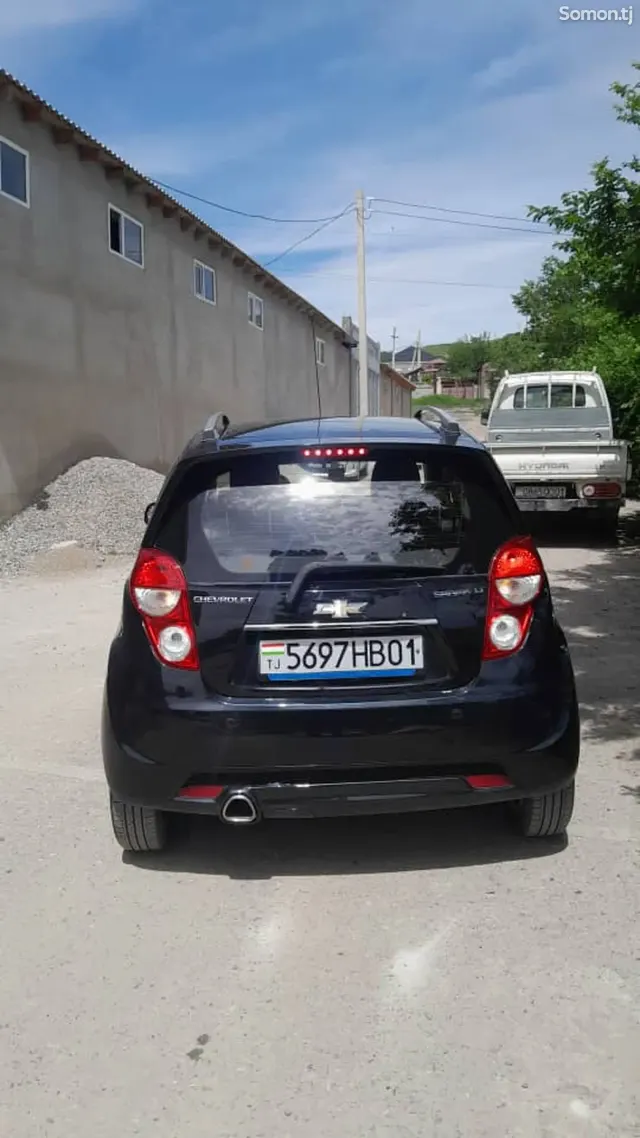 Chevrolet Spark 2015 · 1.6 AT