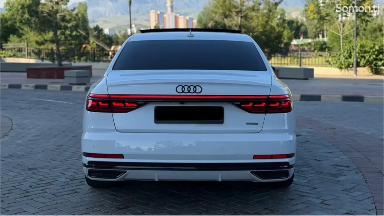 Audi A8 2021 · 4.0 AT
