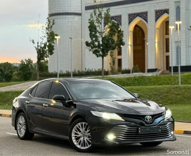 Toyota Camry 2019 · 3.5 AT