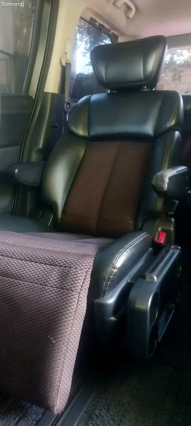 Nissan Armada 2015 · 2.5 AT