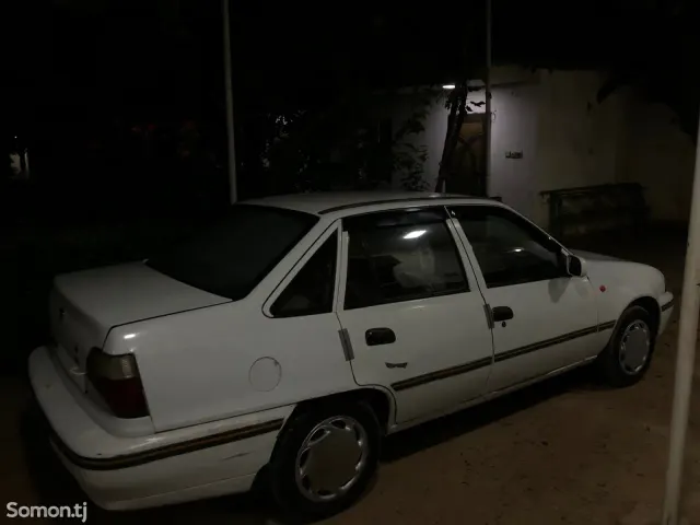 Daewoo Nexia 1995 · 1.6 MT
