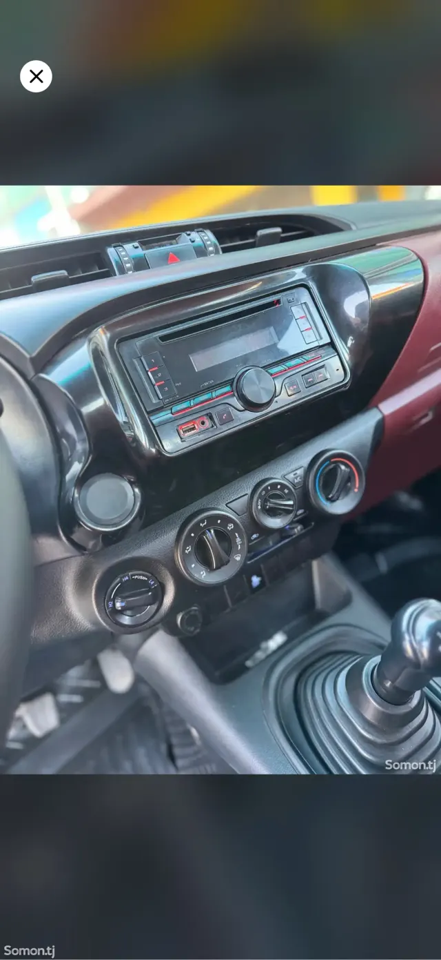 Toyota Hilux 2018 · 2.7 MT