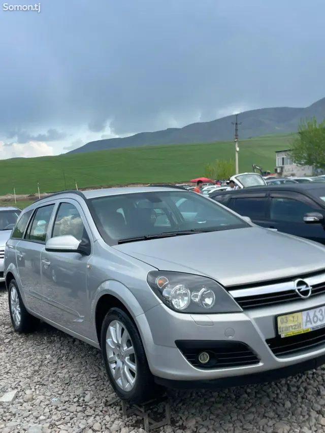 Opel Astra H 2007 · 1.6 MT