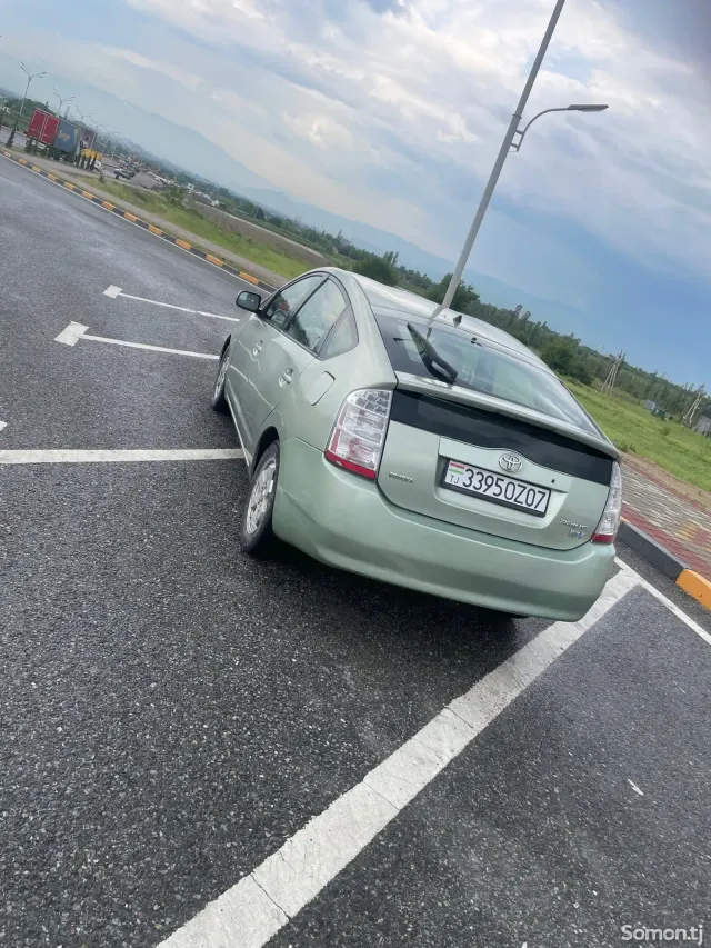 Toyota Prius 2006 · 1.6 AT
