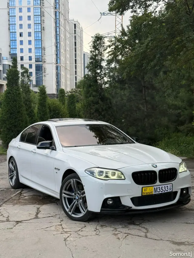 BMW M5 2015 · 3.0 AT