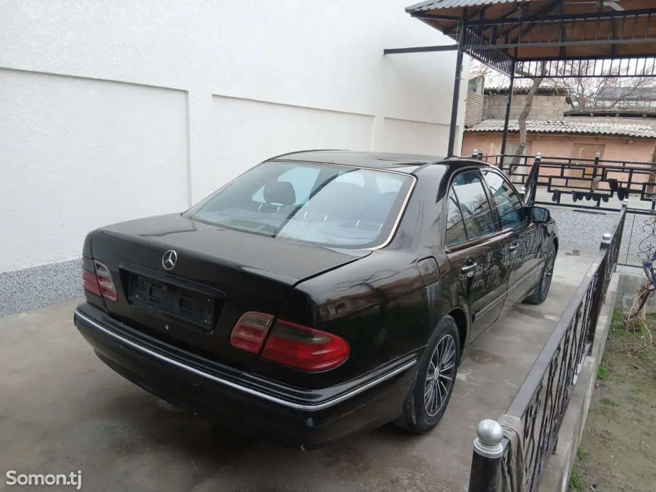Mercedes-Benz E class 2000 · 2.0 AT