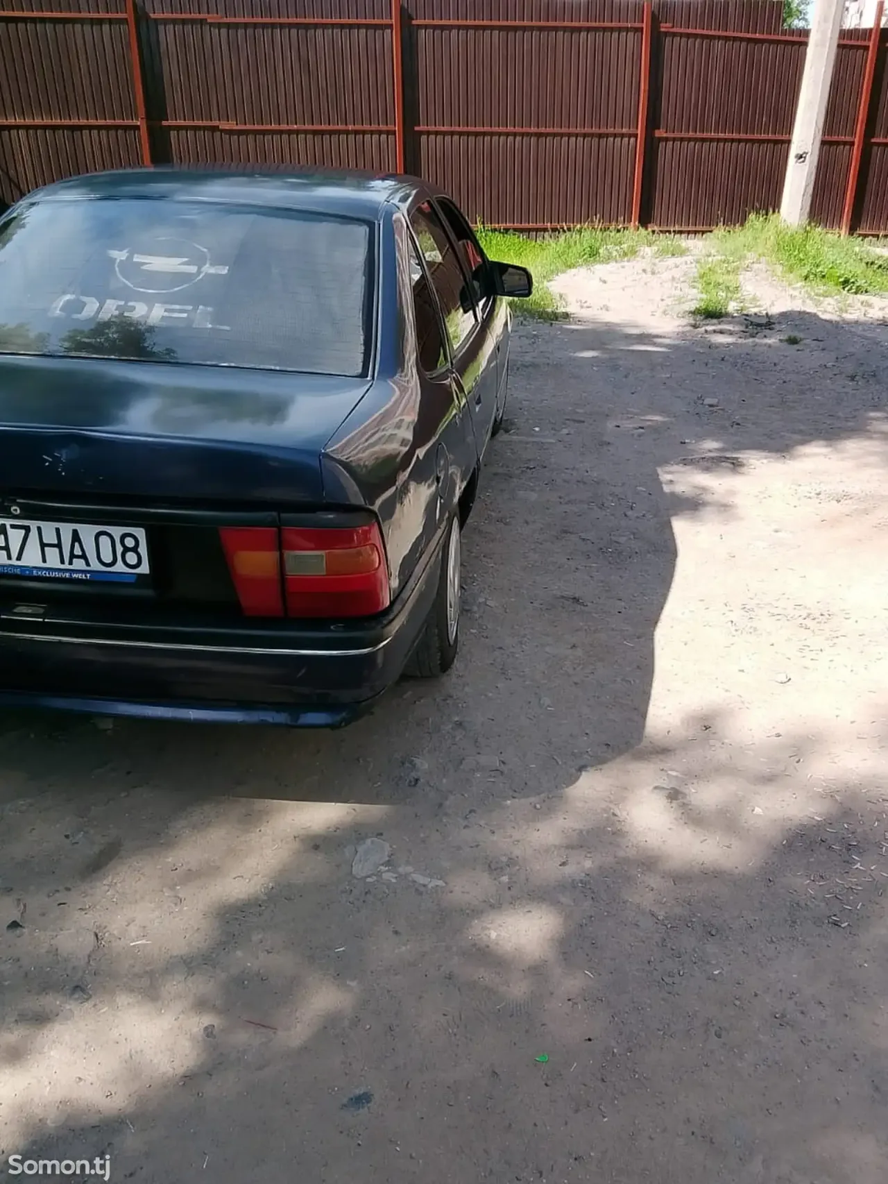 Opel Vectra A 1992 · 1.6 MT