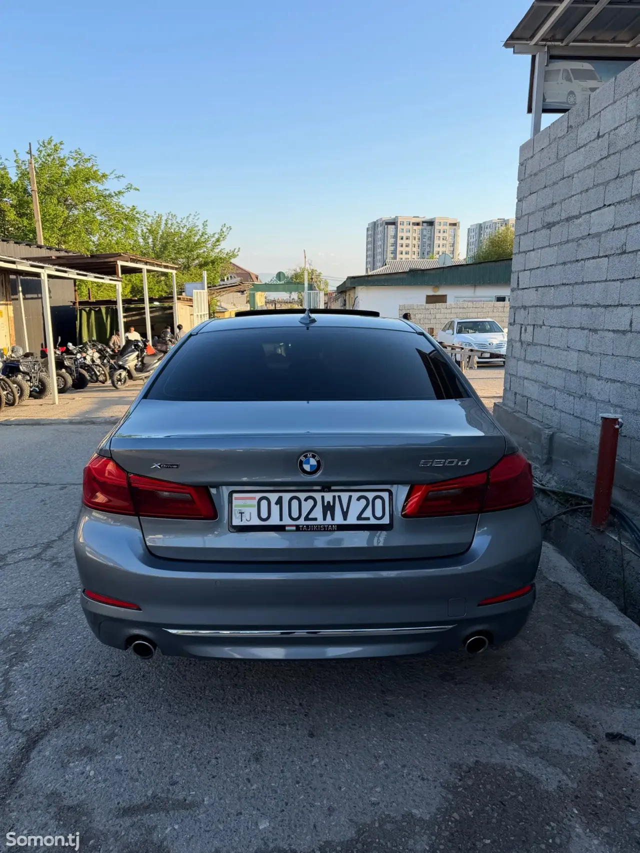BMW 5 series 2019 · 2.0 AT