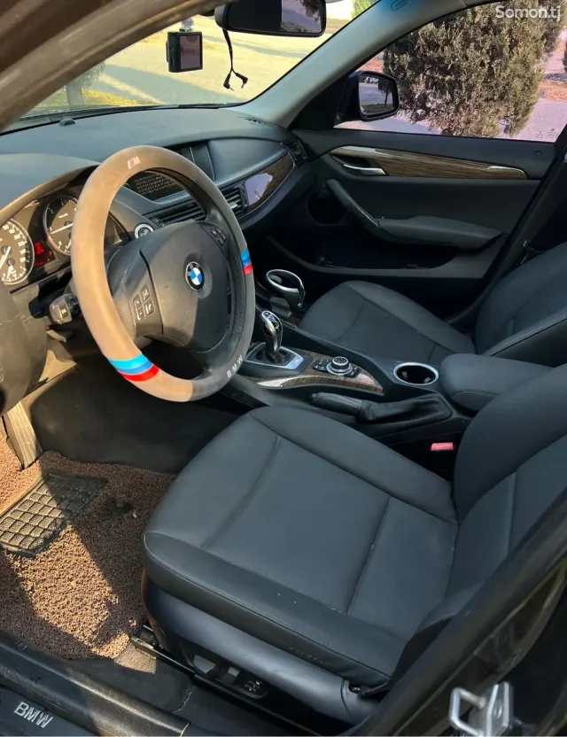 BMW X1 2015 · 1.8 AT