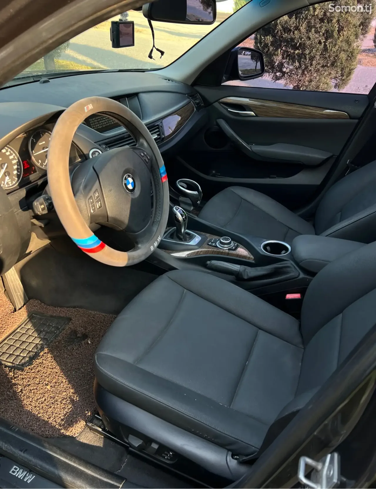 BMW X1 2015 · 1.8 AT