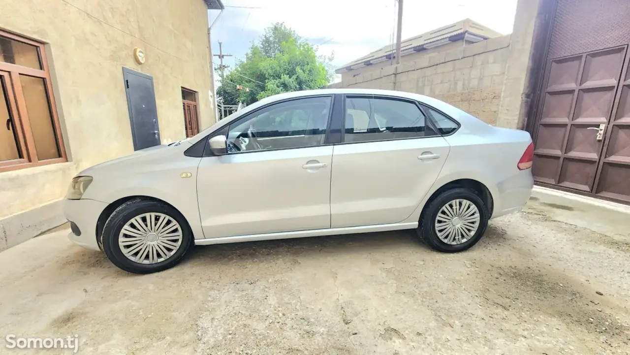 Volkswagen Polo 2016 · 1.6 AT