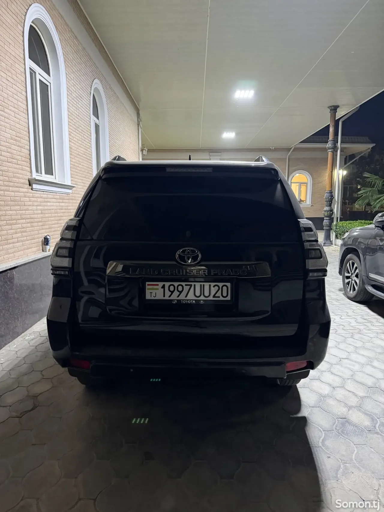 Toyota Land Cruiser Prado 2022 · 4.0 AT