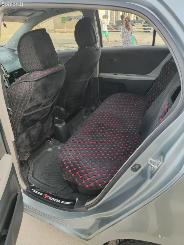 Toyota Vitz 2007 · 1.3 AT