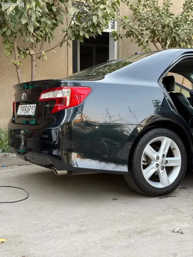 Toyota Camry 2013 · 2.5 AT