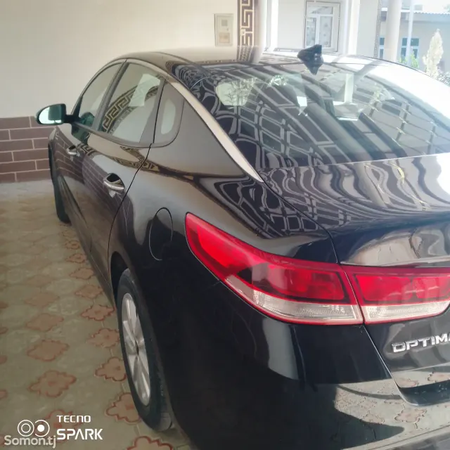 Kia Optima 2016 · 2.0 AT