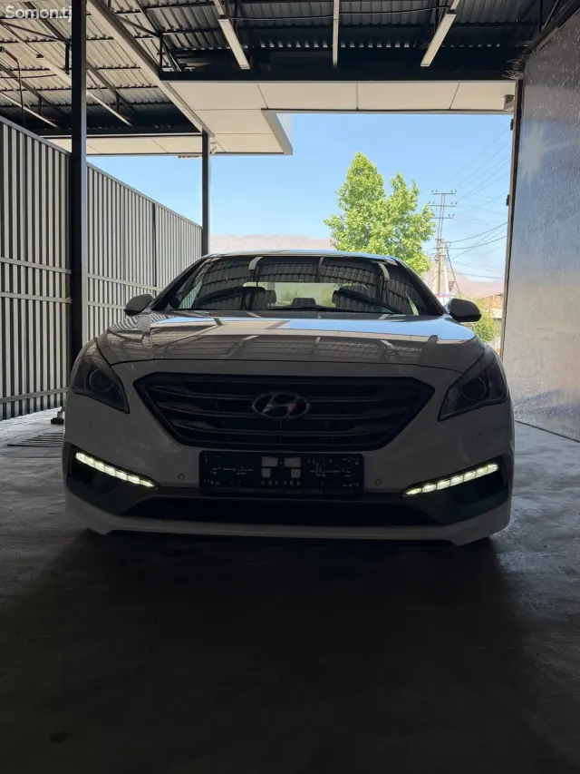 Hyundai Sonata 2015 · 2.0 AT