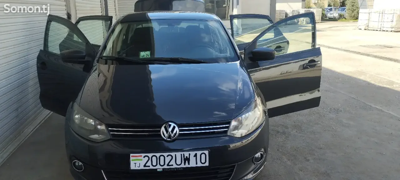 Volkswagen Polo 2014 · 1.6 MT