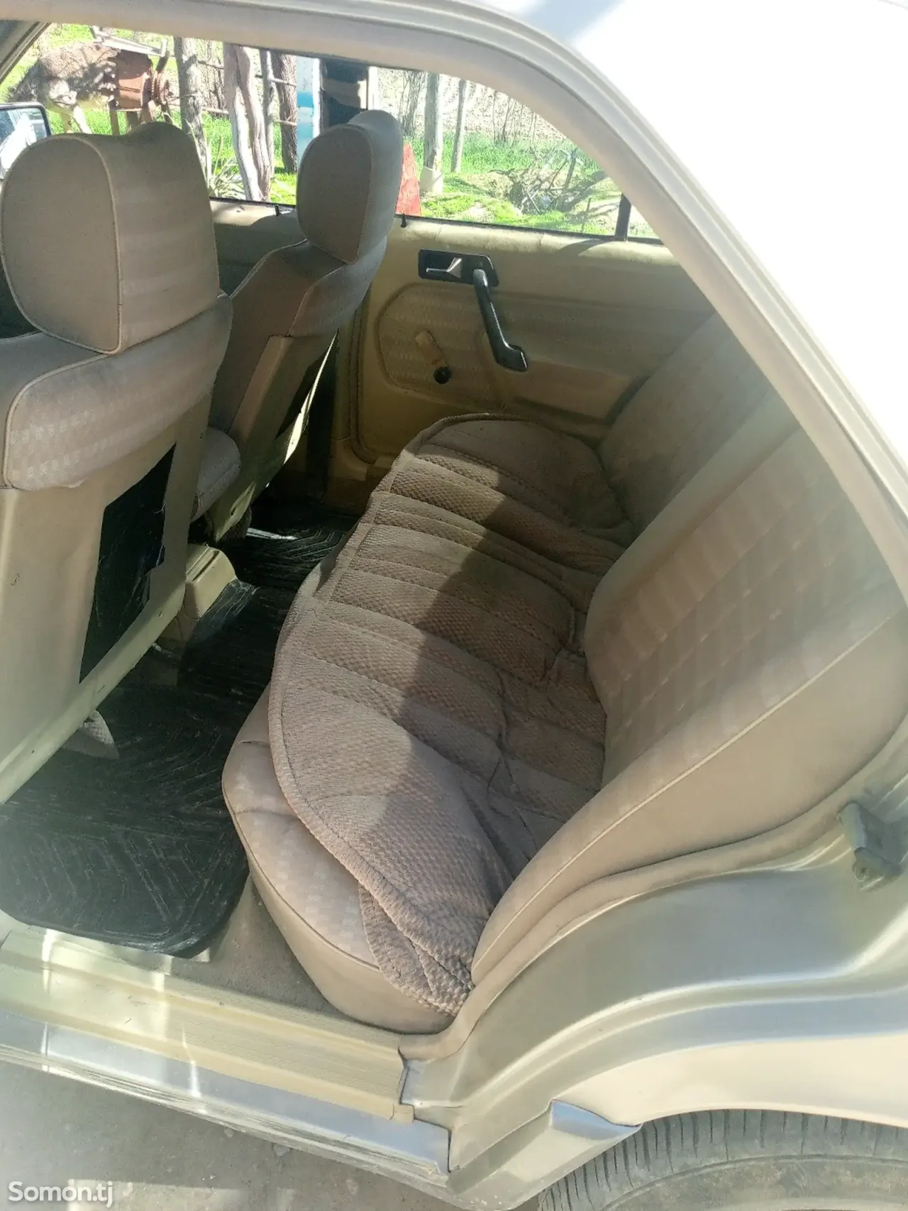 Mercedes-Benz W201 1989 · 2.0 MT