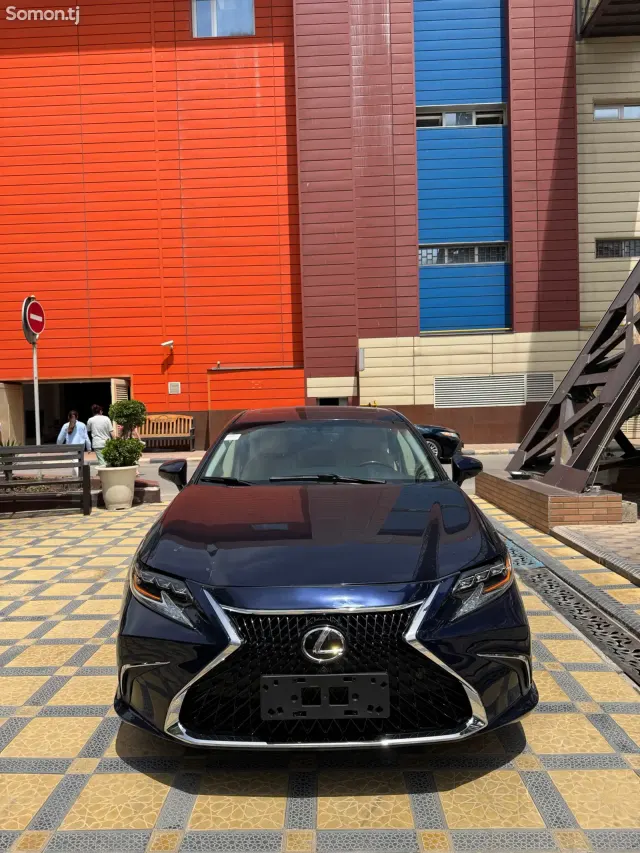 Lexus ES series 2014 · 3.5 AT