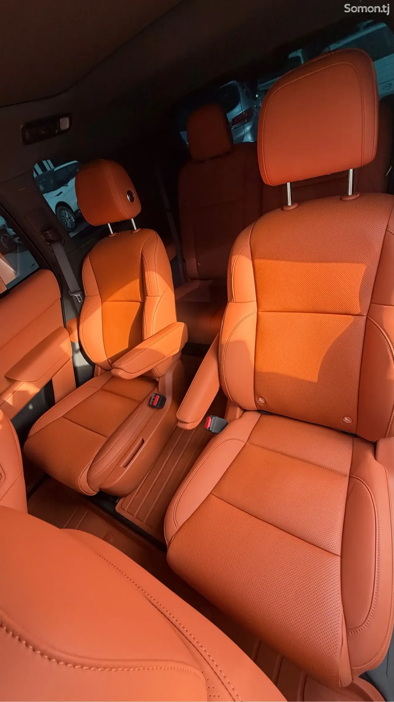 Li Auto (Lixiang) L8 2023 · AT