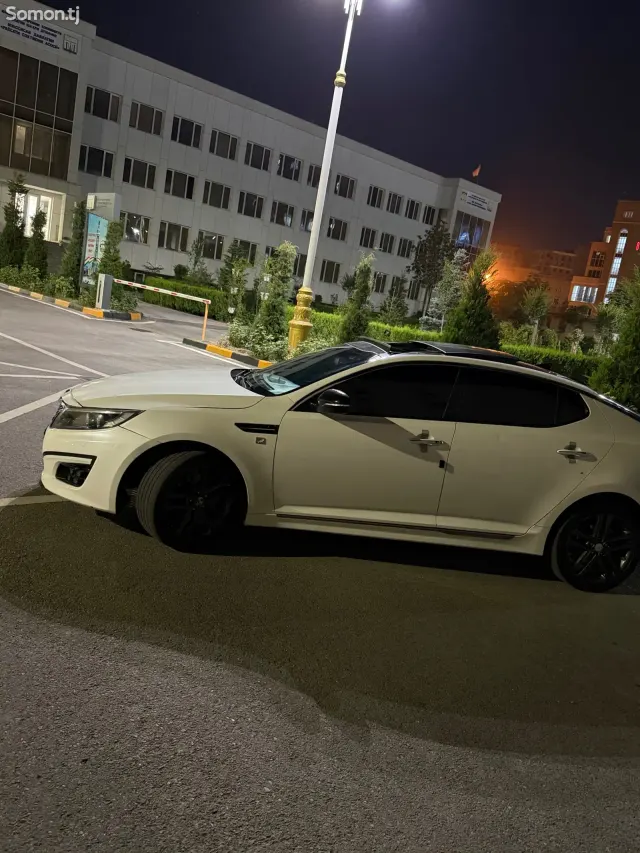 Kia K5 2012 · 2.2 AT