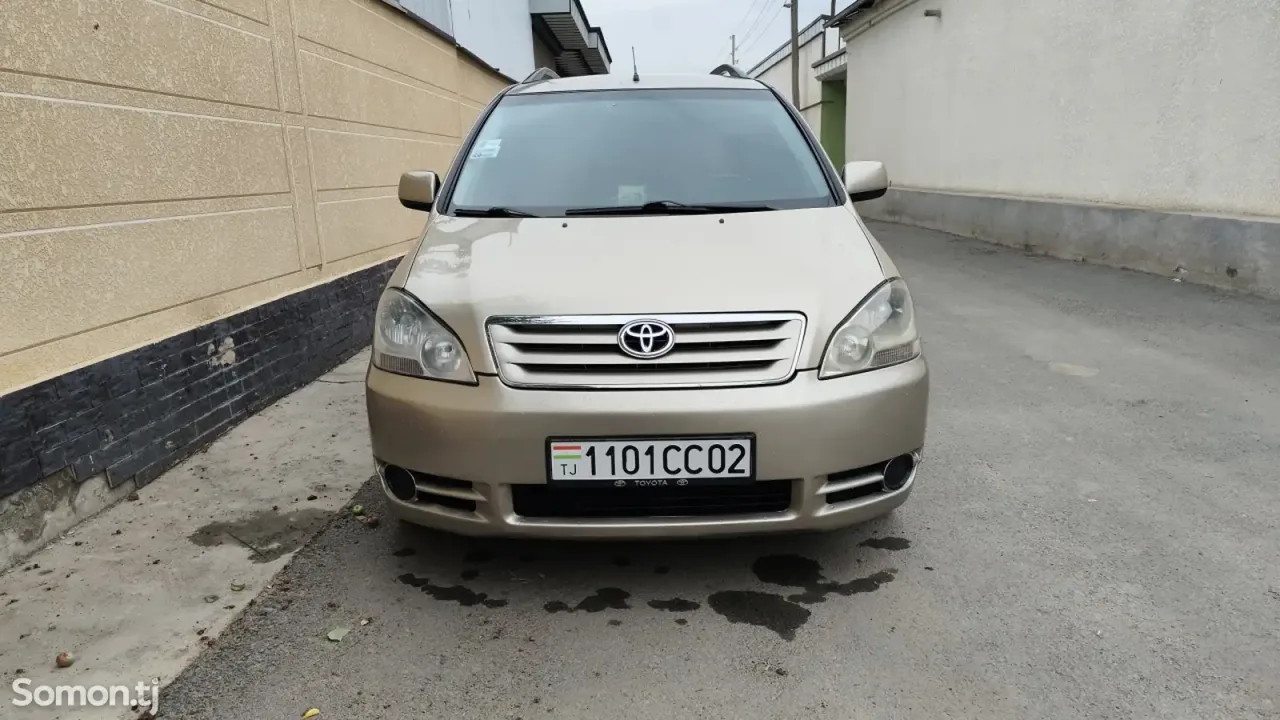 Toyota Avensis 2004 · 2.4 AT