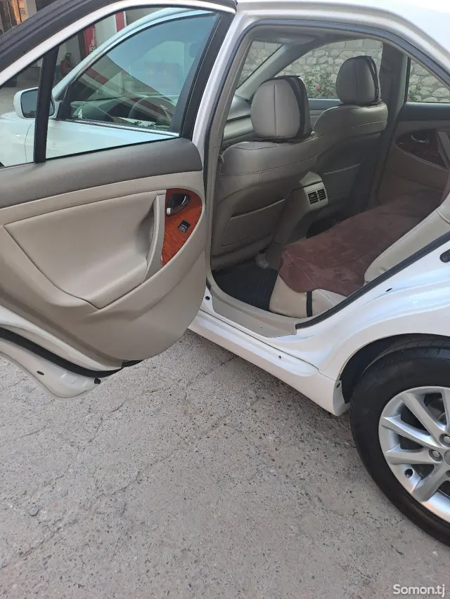 Toyota Camry 2011 · 2.5 AT