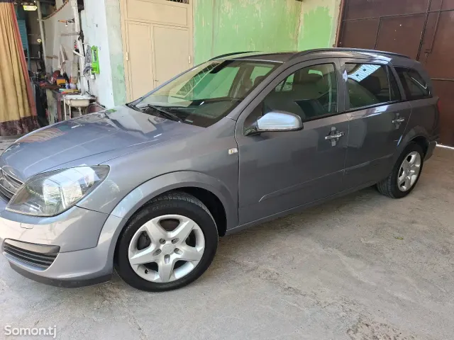 Opel Astra H 2006 · 1.6 MT