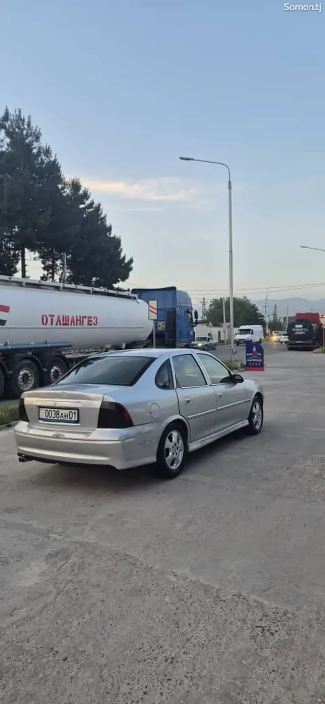 Opel Vectra B 1999 · 1.8 MT