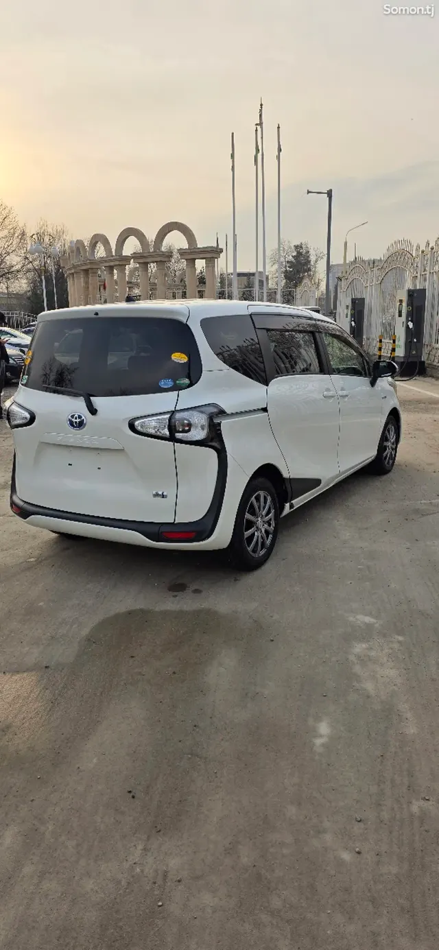 Toyota Sienta 2016 · 1.5 CVT