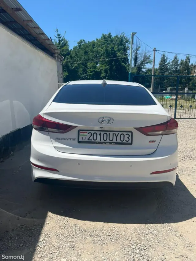 Hyundai Avante 2015 · 1.6 AT