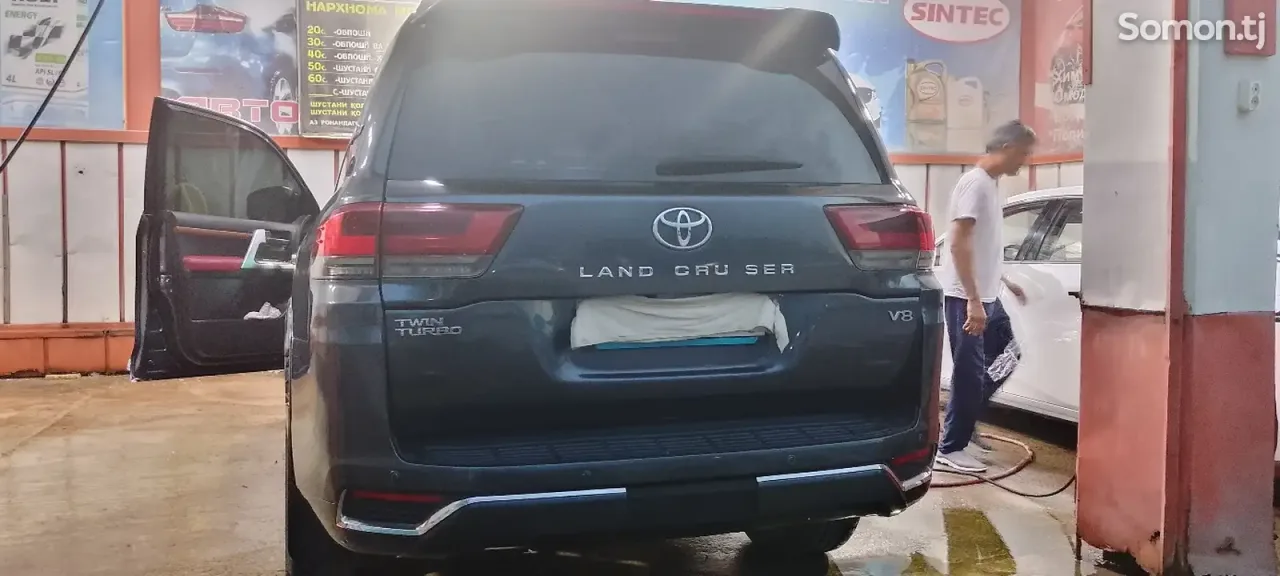 Toyota Land Cruiser 2008 · 5.7 AT