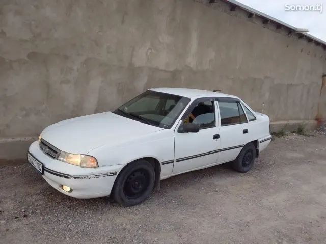 Daewoo Nexia 1994 · 1.5 MT