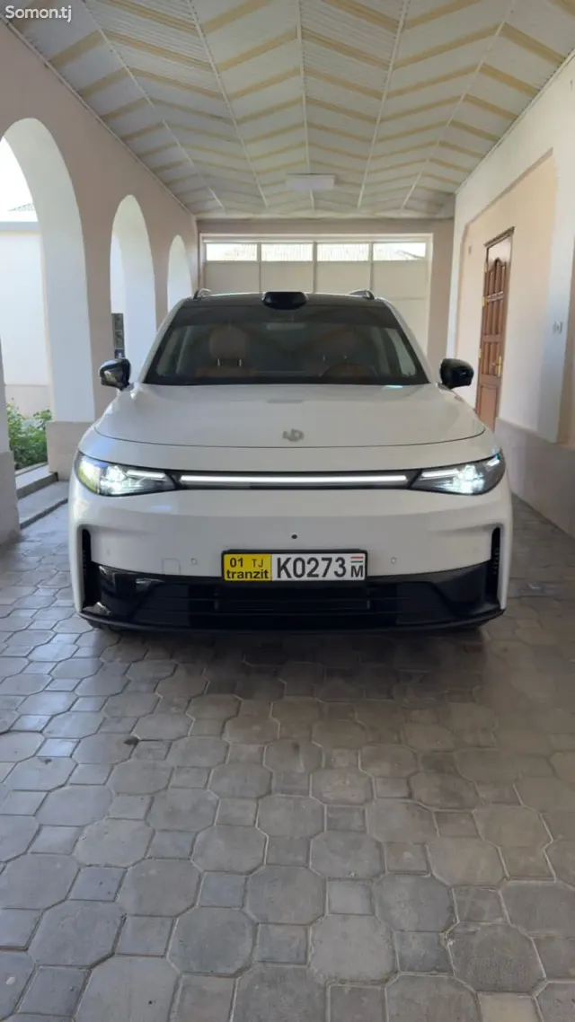 Leapmotor C16 2025 · AT