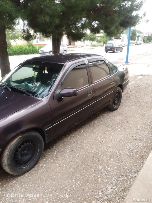 Opel Vectra A 1991 · 1.6 MT