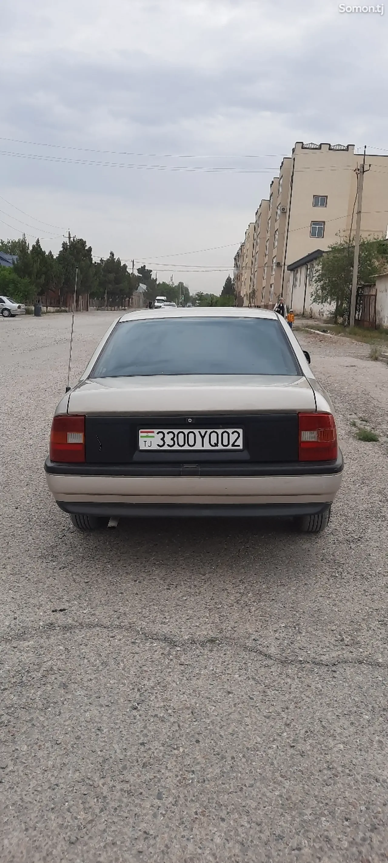 Opel Vectra A 1992 · 1.6 MT