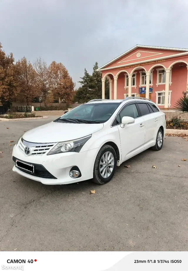 Toyota Avensis 2015 · 2.0 AT