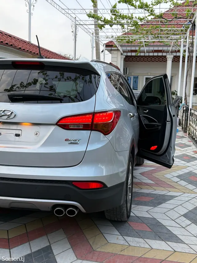 Hyundai Santa Fe 2015 · 2.0 AT