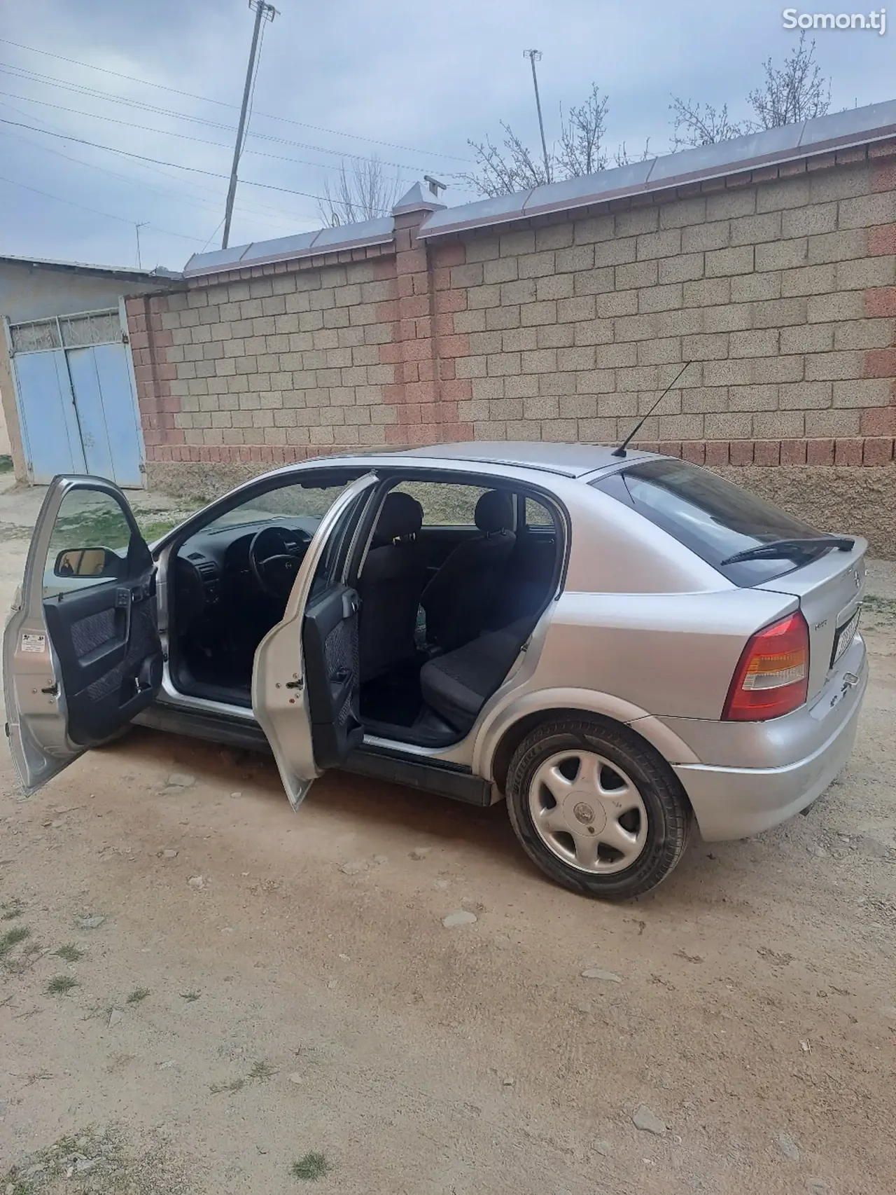 Opel Astra G 1998 · 1.6 MT