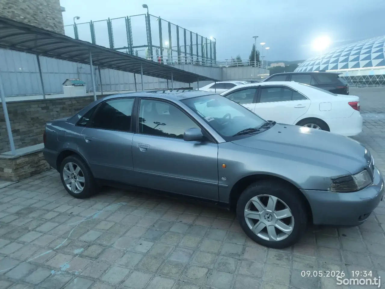 Audi A4 1994 · 1.6 MT