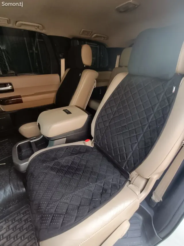 Toyota Sequoia 2014 · 5.7 AT